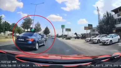 2 çocuk tavandayken makas attı