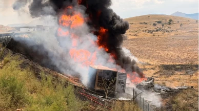 Şarampole devrilen TIR alev topuna döndü