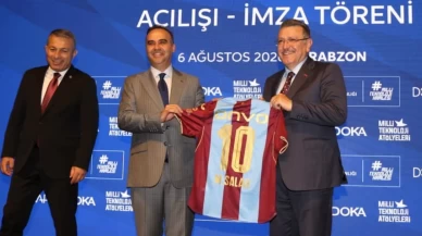 Bakan Kacır'ın yatırım paketini açıkladığı törende 'Salah' sürprizi
