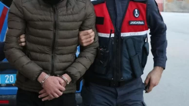 Arkadaşının kafasına tokmakla vurarak öldürdü!