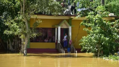 Hindistan’da sel felaketinin bilançosu ağırlaşıyor