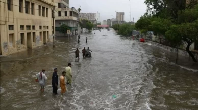 Pakistan’da muson yağışları can alıyor
