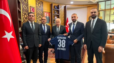 Erciyes 38 FK'dan MHP Lideri Devlet Bahçeli'ye özel forma! Şampiyonluk sözü dikkat çekti