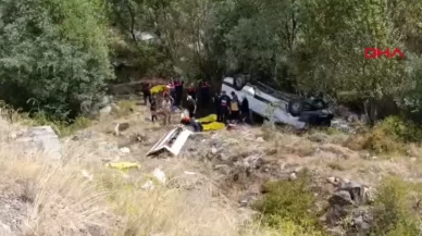 Sivas'ta yolcu minibüsü şarampole uçtu!