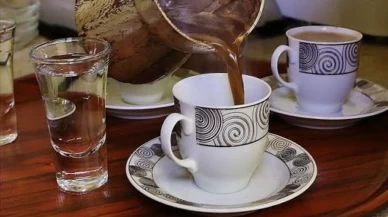 Çay ve kahveyi çok sıcak içenler! Bakın sizi hangi tehlike bekliyor...