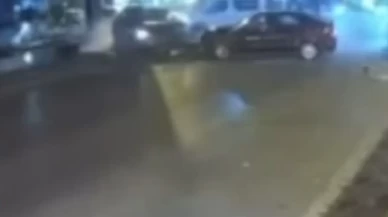 Kontrolden çıkan otomobil karşı şeride geçti