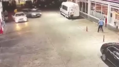 Edirne’de tartıştığı 2 kişiye otomobiliyle çarpıp kaçtı