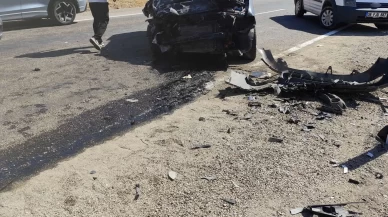 Siirt’te hafif ticari araç ile kamyonet çarpıştı: 4 yaralı