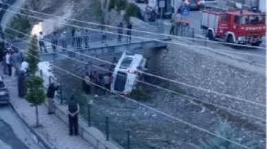 Çorum’da diyaliz hastalarını taşıyan servis aracı çaya uçtu