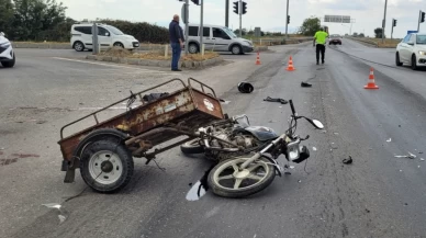 Manisa'da sepetli motosiklet ile TIR çarpıştı