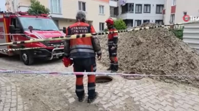 Yürürken bir anda rögara düştü! O anlar kamerada