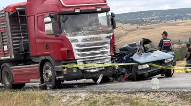 Yozgat’ta otomobil ile TIR çarpıştı: 1 ölü, 2 yaralı