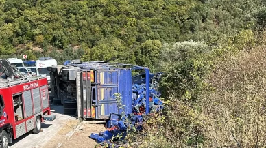 Bursa’da devrilen kamyonda 1 kişi öldü, sürücü yaralandı
