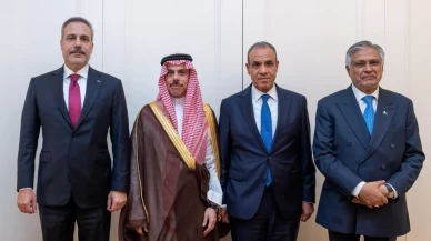 Hakan Fidan dört ülkenin bakanlarıyla aynı masada