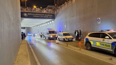 Antalya'da alt geçitte kahreden kaza