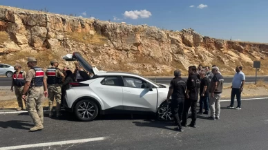 Diyarbakır’da otomobil ile traktör çarpıştı: 4 kişi yaralandı