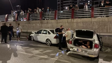 Kayseri’de 3 araçlı zincirleme kaza: Vatandaşlar film izler gibi seyretti