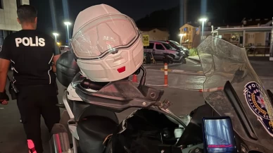 Marmaris'te 15 yaşındaki ehliyetsiz sürücü polise çarptı!