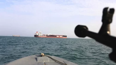 İran'dan Basra Körfezi'nde kaçak akaryakıt operasyonu!
