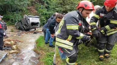 Araç dereye uçtu: Çok sayıda kişi yaralandı