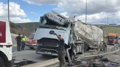 Kocaeli’de çimento yüklü silobas devrildi: 1 yaralı
