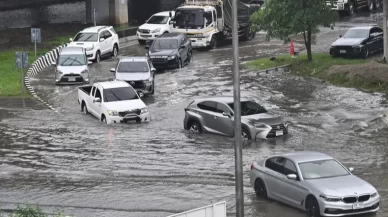 Bangkok’u sel vurdu: 5 bin kişi tahliye edildi