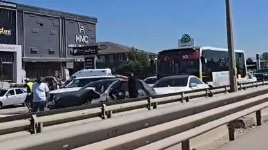 Bursa'da zincirleme kaza: 2 otobüs ile 3 otomobil çarpıştı