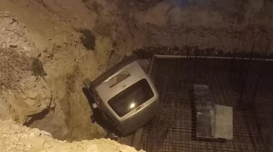 Mersin’de kavga dehşeti: Aracını üzerine sürüp çukura uçtu