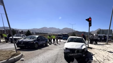 Erzurum’da cezaevi ring aracı ile otomobil çarpıştı: 9 yaralı