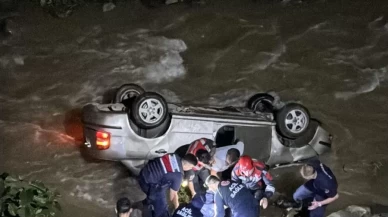 Trabzon’da feci kaza: Dereye yuvarlanan otomobilin sürücüsü öldü