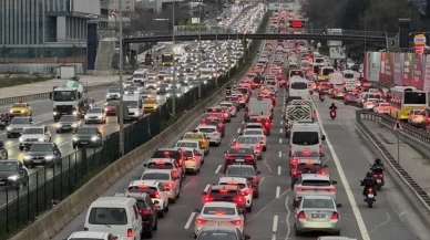 Yağmurun ardından kent genelinde yoğunluk yüzde 71'e ulaştı, Anadolu Yakası kilitlendi!