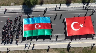 Kars’ta Karabağ şehitleri için ‘İki Devlet Tek Yürek’ yürüyüşü