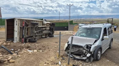 Gaziantep’te iki araç kavşakta çarpıştı: 2’si ağır 5 yaralı