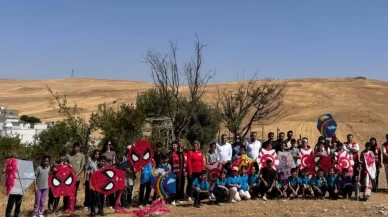 Cizre’de öğrencilerden Filistinli çocuklara uçurtmalı destek