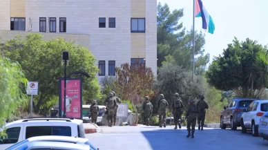 İsrail güçleri, Batı Şeria'daki Birzeit Üniversitesi'ne baskın düzenledi!
