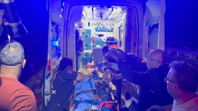 Kula’da feci kaza: Kamyonet tıra çarptı, 1 kişi hayatını kaybetti