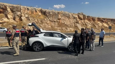 Diyarbakır’da otomobil ile traktör çarpıştı: 4 kişi yaralandı