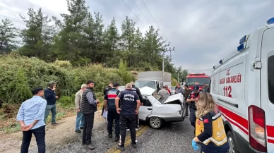 Otomobil ve kamyonet çarpıştı! 75 yaşındaki yolcu öldü