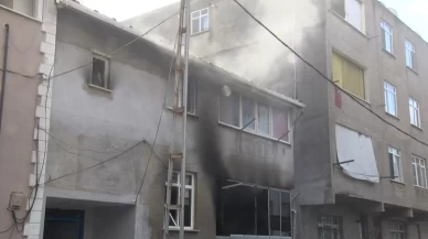 Kartal’daki bina yangınında mahsur kalan 2 kişi kurtarıldı