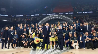 Dev finalin ardından Bakan Bak'tan tebrik