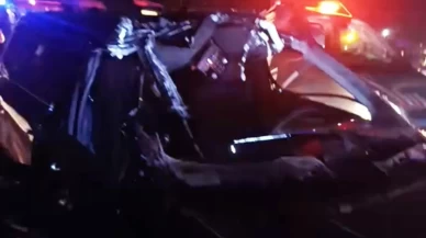 Şanlıurfa’da kamyonun çarptığı levhalar devrildi: 7 yaralı