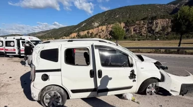Tokat’ta takla atan hafif ticari araçta 4 kişi yaralandı