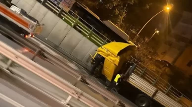 Kocaeli’de duvara çarpan TIR’ın sürücüsü yaralandı