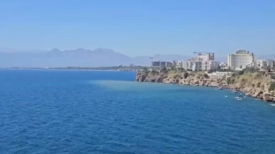 Antalya falezlerinde deniz tedirginliği!