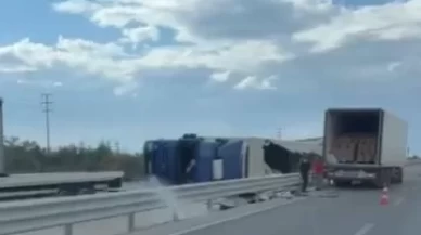 Konya’da kontrolden çıkan tır devrildi: Sürücü yaralandı