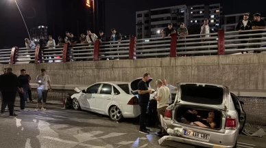 Kayseri’de 3 araçlı zincirleme kaza: Vatandaşlar film izler gibi seyretti