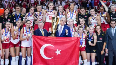 Avrupa şampiyonu Filenin Sultanları kupasını aldı!
