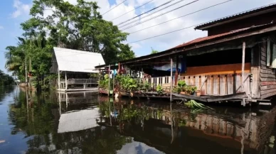 Bangkok’ta sel alarmı: 50 bölgenin tamamı afet bölgesi ilan edildi