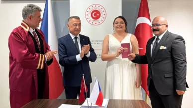 Fuat Oktay, Prag'ta AFAD personelinin nikah şahidi oldu