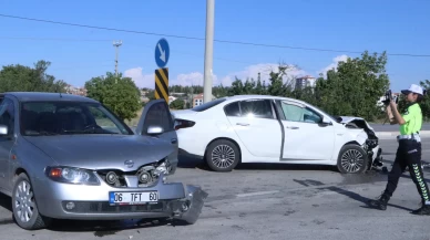 Karaman’da iki otomobil çarpıştı: 6 yaralı